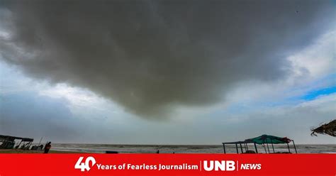 India, Pakistan brace for winds, flash flooding as Cyclone Biparjoy makes landfall